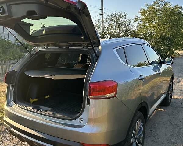 Сірий Haval H6, об'ємом двигуна 1.97 л та пробігом 100 тис. км за 15800 $, фото 10 на Automoto.ua