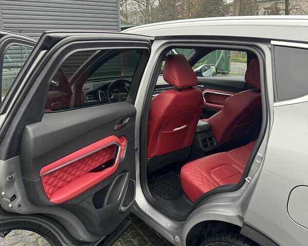 Сірий Haval H6, об'ємом двигуна 1.97 л та пробігом 92 тис. км за 15000 $, фото 15 на Automoto.ua