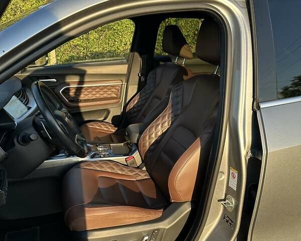 Сірий Haval H6, об'ємом двигуна 1.97 л та пробігом 100 тис. км за 15800 $, фото 7 на Automoto.ua