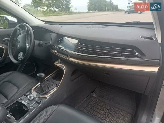 Серый Haval H6, объемом двигателя 1.97 л и пробегом 51 тыс. км за 19500 $, фото 2 на Automoto.ua