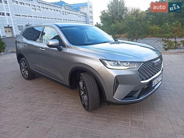 Серый Haval H6, объемом двигателя 2 л и пробегом 14 тыс. км за 23000 $, фото 1 на Automoto.ua