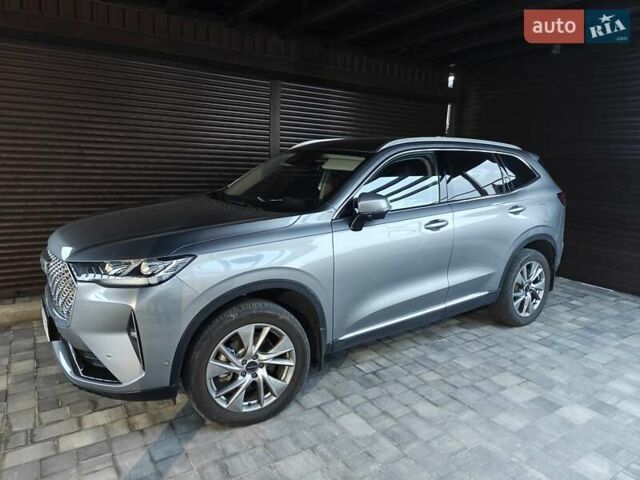 Серый Haval H6, объемом двигателя 2 л и пробегом 44 тыс. км за 21000 $, фото 1 на Automoto.ua