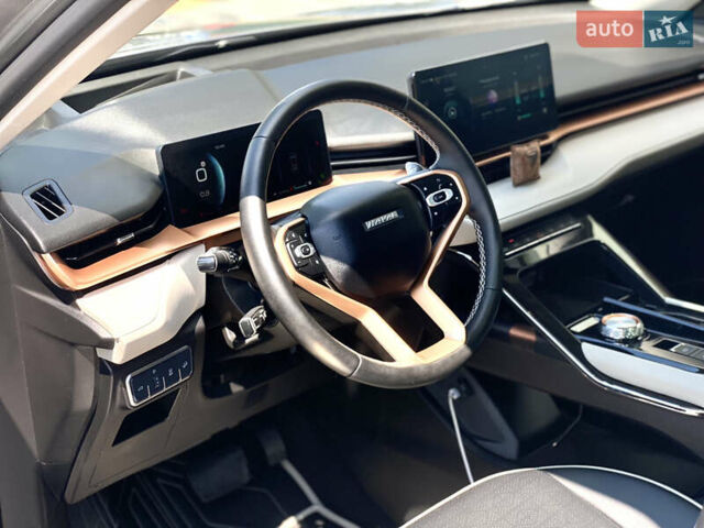 Серый Haval H6, объемом двигателя 2 л и пробегом 29 тыс. км за 24999 $, фото 12 на Automoto.ua