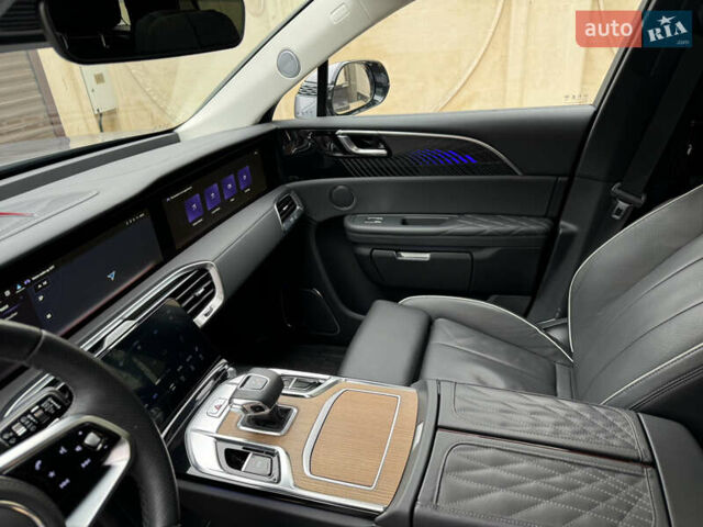 Серый Hongqi E-HS9, объемом двигателя 0 л и пробегом 24 тыс. км за 46000 $, фото 13 на Automoto.ua