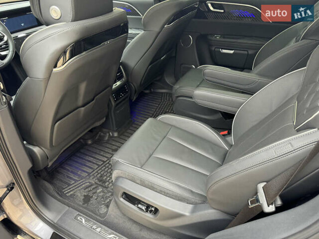 Серый Hongqi E-HS9, объемом двигателя 0 л и пробегом 24 тыс. км за 46000 $, фото 16 на Automoto.ua