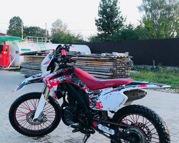 Красный Hornet Dakar, объемом двигателя 0.25 л и пробегом 5 тыс. км за 1300 $, фото 4 на Automoto.ua