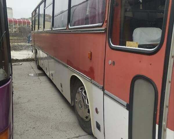Красный Ikarus 250, объемом двигателя 11 л и пробегом 800 тыс. км за 4000 $, фото 1 на Automoto.ua