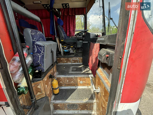 Красный Ikarus 250, объемом двигателя 0 л и пробегом 200 тыс. км за 4200 $, фото 10 на Automoto.ua