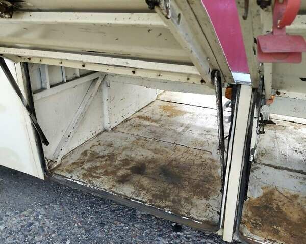 Красный Ikarus 256, объемом двигателя 10.35 л и пробегом 500 тыс. км за 8000 $, фото 9 на Automoto.ua