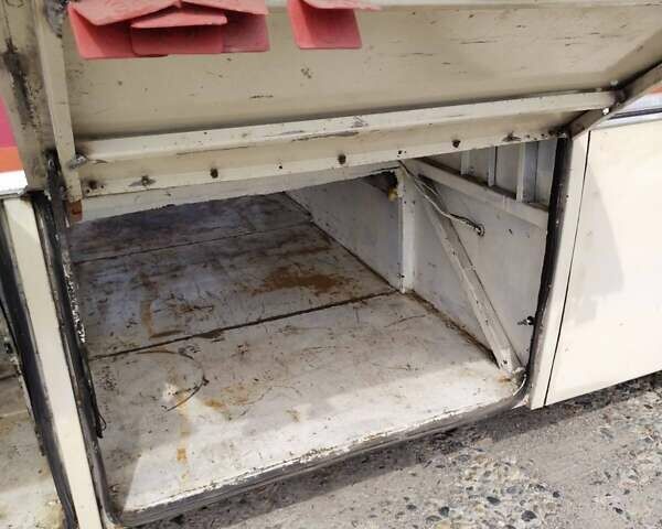 Красный Ikarus 256, объемом двигателя 10.35 л и пробегом 500 тыс. км за 8000 $, фото 5 на Automoto.ua