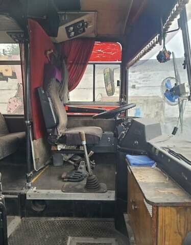 Красный Ikarus 256, объемом двигателя 10.35 л и пробегом 691 тыс. км за 3600 $, фото 6 на Automoto.ua