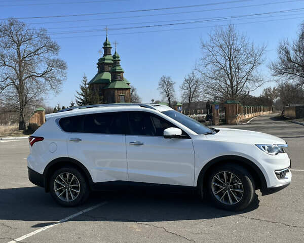 Белый Jetour X70, объемом двигателя 1.5 л и пробегом 35 тыс. км за 14250 $, фото 4 на Automoto.ua