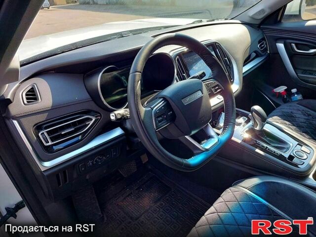 Белый Jetour X70, объемом двигателя 1.5 л и пробегом 12 тыс. км за 9700 $, фото 3 на Automoto.ua