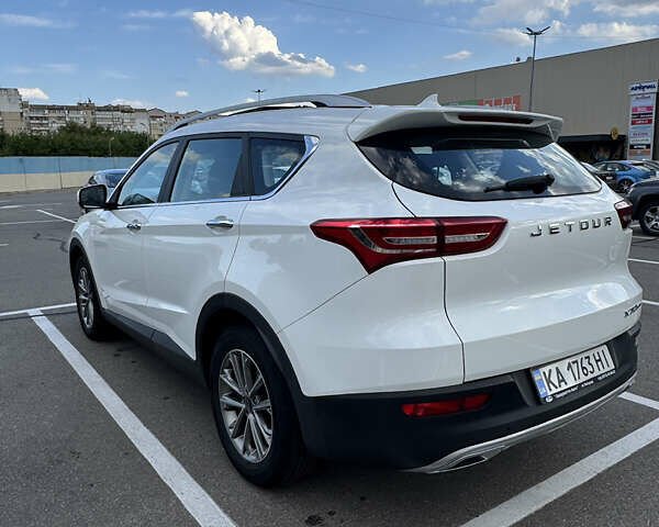 Белый Jetour X70, объемом двигателя 1.5 л и пробегом 48 тыс. км за 15500 $, фото 6 на Automoto.ua