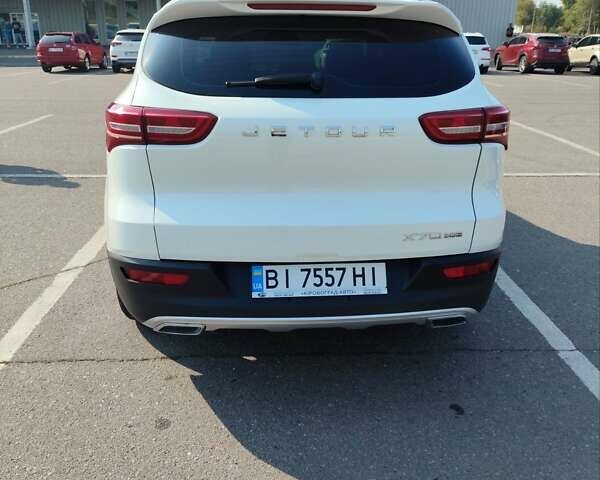 Белый Jetour X70, объемом двигателя 1.5 л и пробегом 42 тыс. км за 15000 $, фото 4 на Automoto.ua