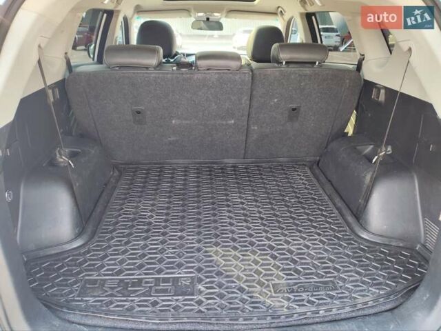 Белый Jetour X70, объемом двигателя 1.5 л и пробегом 42 тыс. км за 15000 $, фото 8 на Automoto.ua