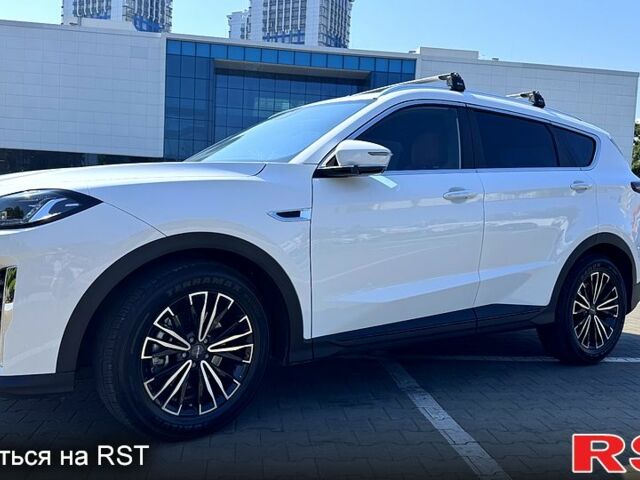 Белый Jetour X70, объемом двигателя 1.6 л и пробегом 11 тыс. км за 26000 $, фото 3 на Automoto.ua