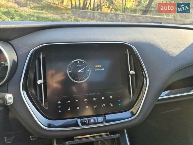 Jetour X70 2022 в Черкассах на Automoto.ua Серый Jetour X70, объемом двигателя 1.5 л и пробегом 91 тыс. км за 13200 $, фото 12 на Automoto.ua