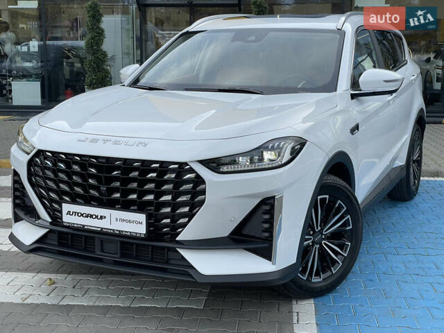 Белый Jetour X70 Plus, объемом двигателя 1.6 л и пробегом 40 тыс. км за 26900 $, фото 1 на Automoto.ua