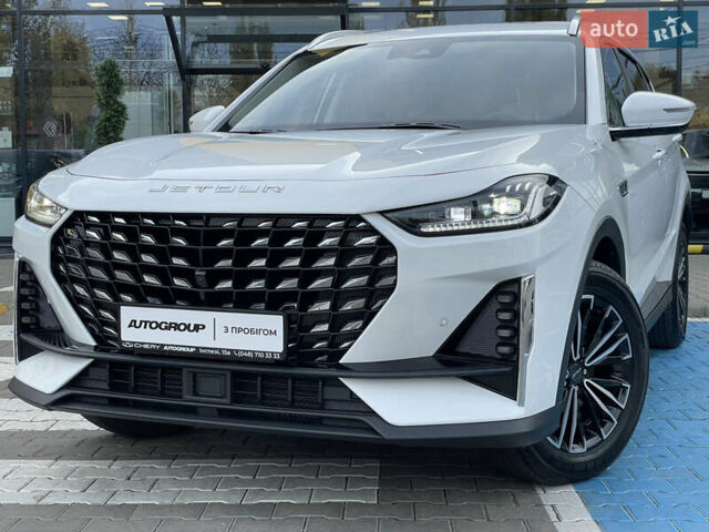 Белый Jetour X70 Plus, объемом двигателя 1.6 л и пробегом 40 тыс. км за 26900 $, фото 3 на Automoto.ua