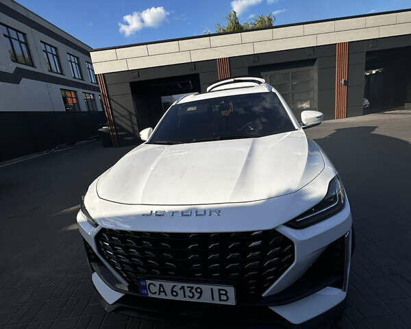 Белый Jetour X70 Plus, объемом двигателя 1.6 л и пробегом 27 тыс. км за 25999 $, фото 2 на Automoto.ua