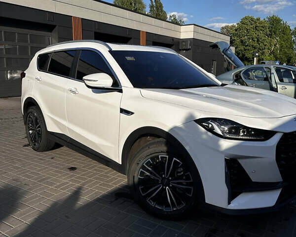 Белый Jetour X70 Plus, объемом двигателя 1.6 л и пробегом 27 тыс. км за 25999 $, фото 4 на Automoto.ua