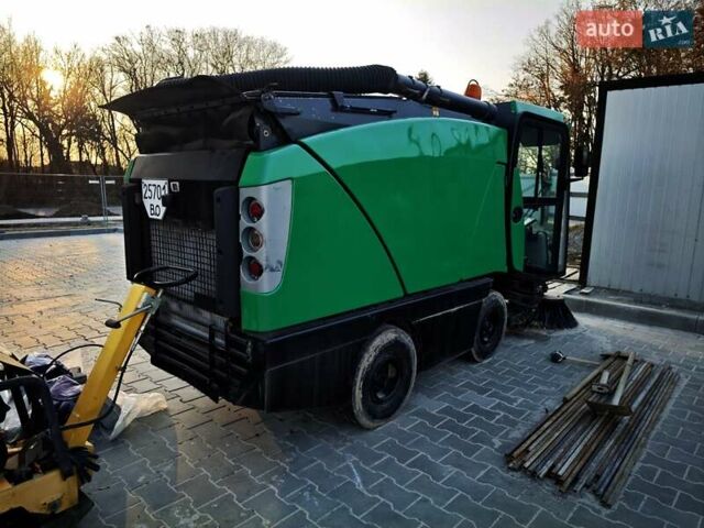 Зеленый Johnston Sweepers 142A101T, объемом двигателя 3 л и пробегом 3 тыс. км за 25000 $, фото 5 на Automoto.ua
