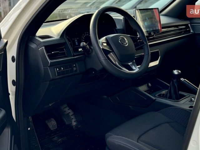 купити нове авто KG Mobility Grand Musso 2025 року від офіційного дилера УКРАВТО ЗАКАРПАТТЯ KG Mobility фото