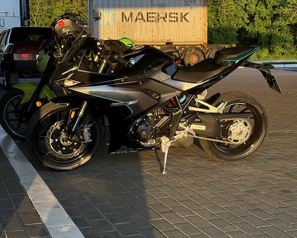 Черный Kove 321RR, объемом двигателя 0.32 л и пробегом 3 тыс. км за 4150 $, фото 1 на Automoto.ua