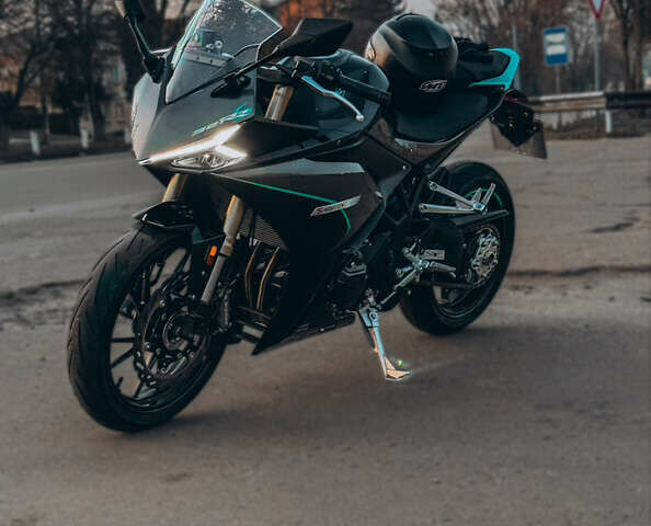 Черный Kove 321RR, объемом двигателя 0.32 л и пробегом 3 тыс. км за 4150 $, фото 3 на Automoto.ua