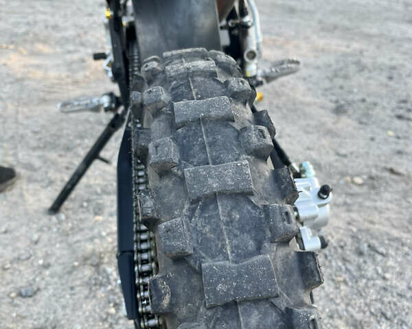 Kovi Pit 150 2025 в Хмельницком на Automoto.ua Желтый Kovi Pit 150, объемом двигателя 0.15 л и пробегом 40 тыс. км за 1200 $, фото 7 на Automoto.ua