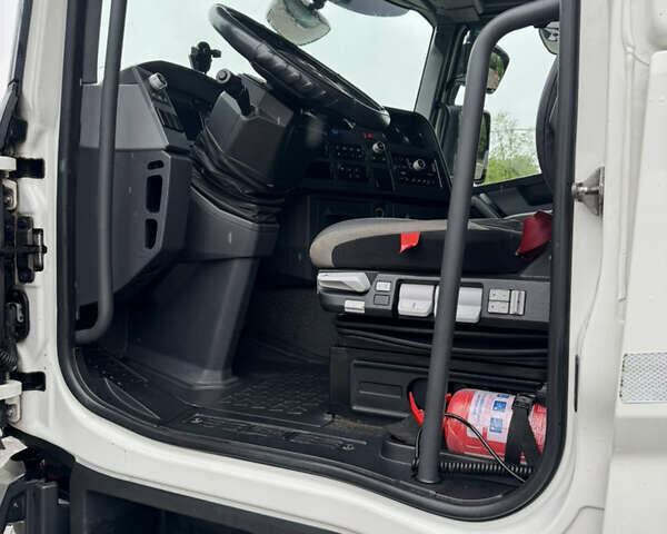 LAG D3 2000 у Вінниці на Automoto.ua Синій LAG D3, об'ємом двигуна 0 л та пробігом 0 тис. км за 54500 $, фото 27 на Automoto.ua