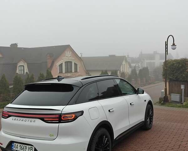 Білий Leapmotor С11, об'ємом двигуна 0 л та пробігом 24 тис. км за 35000 $, фото 24 на Automoto.ua