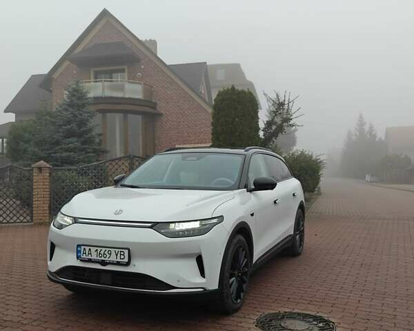 Білий Leapmotor С11, об'ємом двигуна 0 л та пробігом 24 тис. км за 35000 $, фото 20 на Automoto.ua