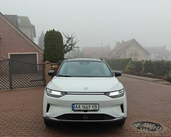 Білий Leapmotor С11, об'ємом двигуна 0 л та пробігом 24 тис. км за 35000 $, фото 18 на Automoto.ua