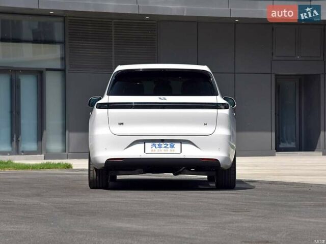 Белый Li Auto L6, объемом двигателя 1.5 л и пробегом 1 тыс. км за 59800 $, фото 5 на Automoto.ua