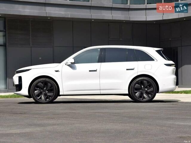 Белый Li Auto L6, объемом двигателя 1.5 л и пробегом 1 тыс. км за 59800 $, фото 2 на Automoto.ua