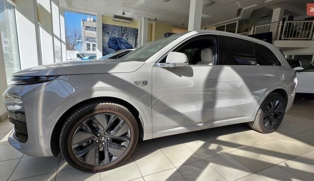 Серый Li Auto L6, объемом двигателя 0 л и пробегом 12 тыс. км за 47900 $, фото 2 на Automoto.ua
