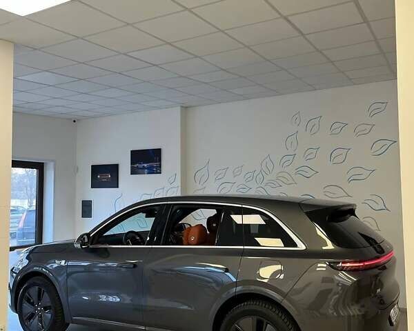 Серый Li Auto L6, объемом двигателя 1.5 л и пробегом 10 тыс. км за 50500 $, фото 1 на Automoto.ua
