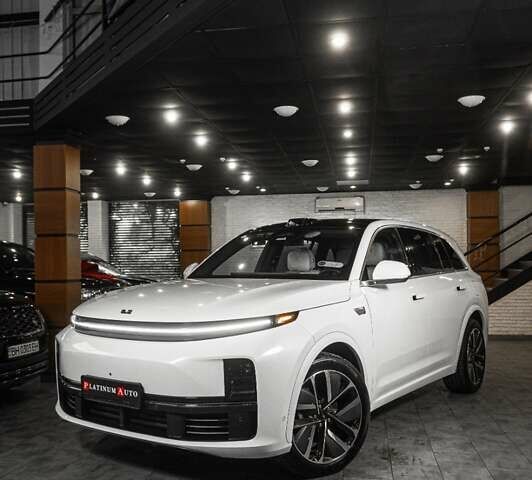 Білий Li Auto L7, об'ємом двигуна 1.5 л та пробігом 14 тис. км за 65000 $, фото 9 на Automoto.ua