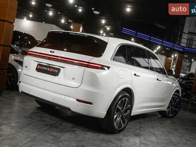 Білий Li Auto L7, об'ємом двигуна 1.5 л та пробігом 14 тис. км за 65000 $, фото 4 на Automoto.ua