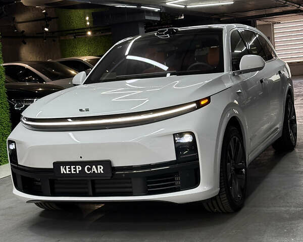 Білий Li Auto L7, об'ємом двигуна 1.5 л та пробігом 1 тис. км за 74300 $, фото 6 на Automoto.ua