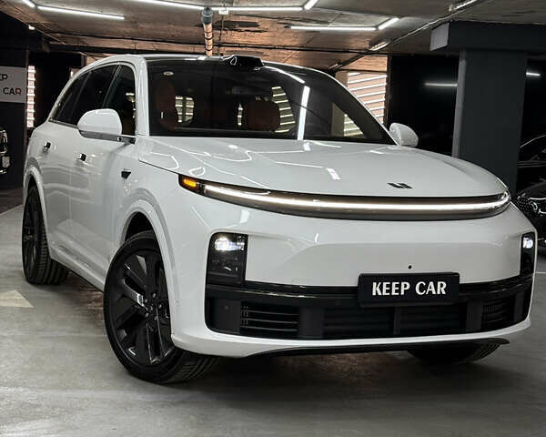 Білий Li Auto L7, об'ємом двигуна 1.5 л та пробігом 1 тис. км за 74300 $, фото 3 на Automoto.ua