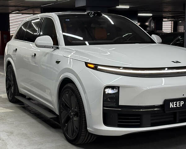 Білий Li Auto L7, об'ємом двигуна 1.5 л та пробігом 1 тис. км за 74300 $, фото 8 на Automoto.ua