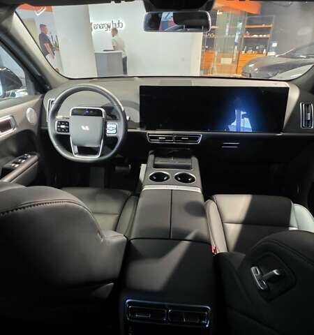 Черный Li Auto L7, объемом двигателя 1.5 л и пробегом 3 тыс. км за 61000 $, фото 2 на Automoto.ua
