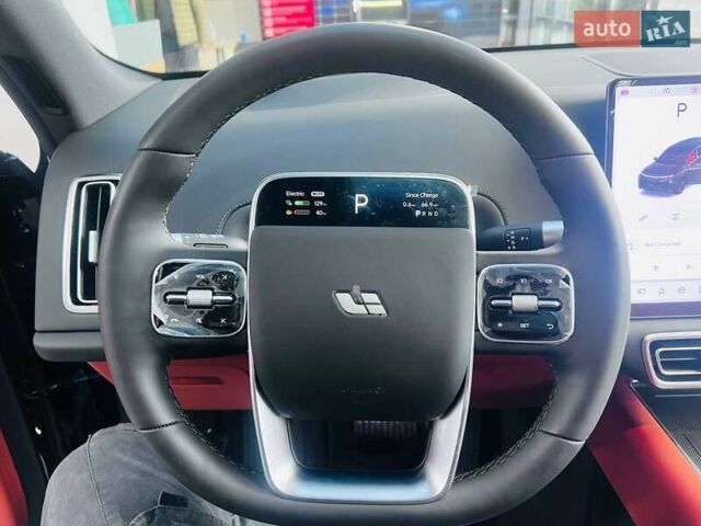 Чорний Li Auto L9, об'ємом двигуна 1.5 л та пробігом 1 тис. км за 75000 $, фото 19 на Automoto.ua