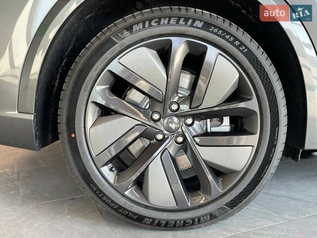 Сірий Li Auto L9, об'ємом двигуна 1.5 л та пробігом 1 тис. км за 81000 $, фото 8 на Automoto.ua