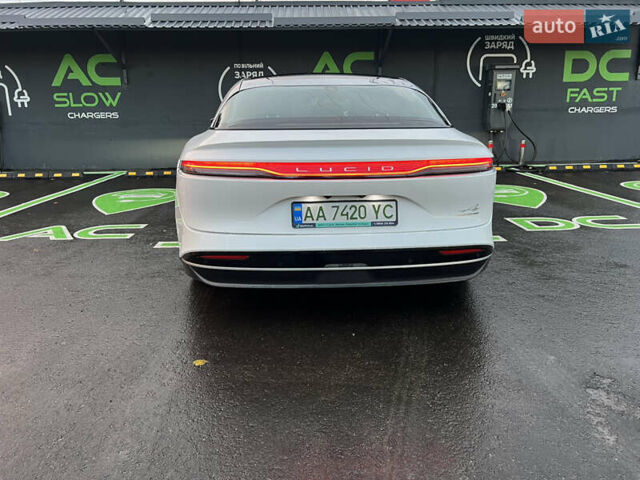 Lucid Air 2022 в Киеве на Automoto.ua Белый Lucid Air, объемом двигателя 0 л и пробегом 26 тыс. км за 57000 $, фото 2 на Automoto.ua