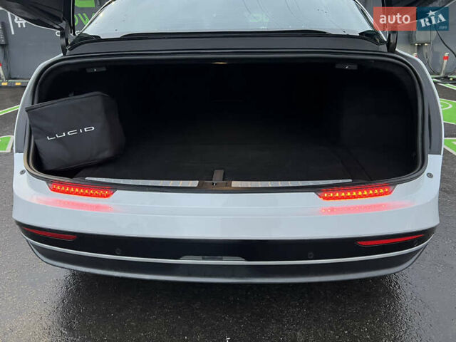 Lucid Air 2022 в Киеве на Automoto.ua Белый Lucid Air, объемом двигателя 0 л и пробегом 26 тыс. км за 57000 $, фото 9 на Automoto.ua