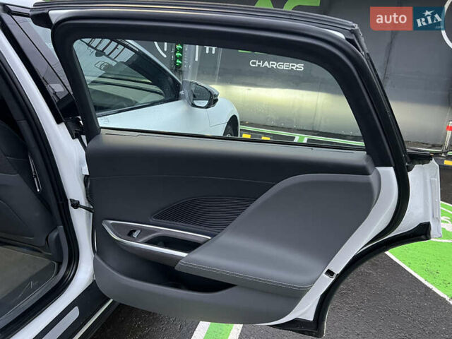 Lucid Air 2022 в Киеве на Automoto.ua Белый Lucid Air, объемом двигателя 0 л и пробегом 26 тыс. км за 57000 $, фото 23 на Automoto.ua